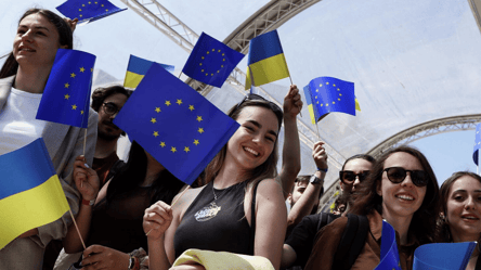 Експерти розповіли, чому українцям стане складніше потрапити до ЄС - 285x160