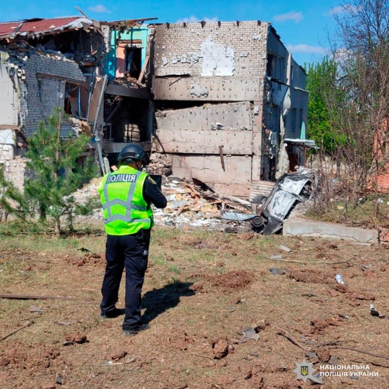 У Південному пошкоджено житлові будинки, вигоріли автомобілі, зруйновано конструктції споруд