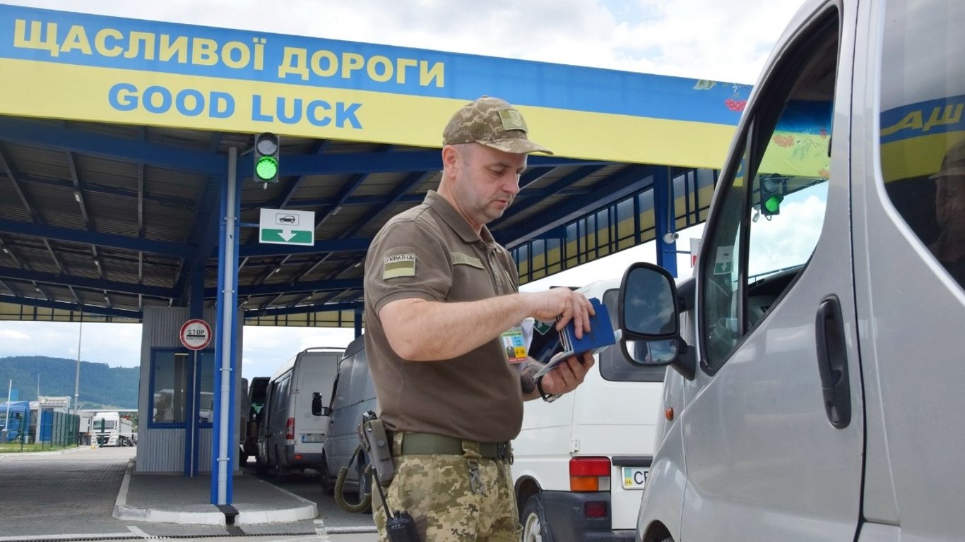 На Волині викрили чергову схему для ухилянтів - оформляли, як водіїв