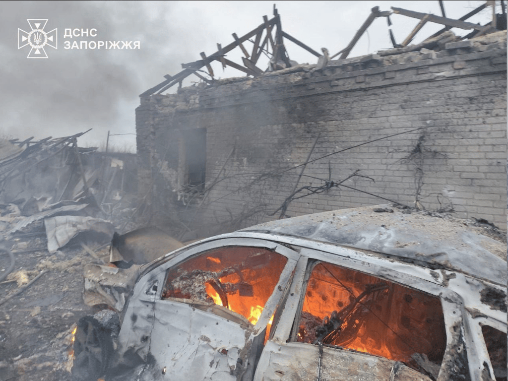 Обстріл Запорізької області — в ДСНС показали наслідки - фото 2