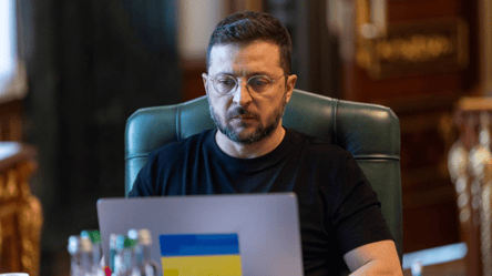 Зеленский уволил посла Украины в Латвии - 285x160