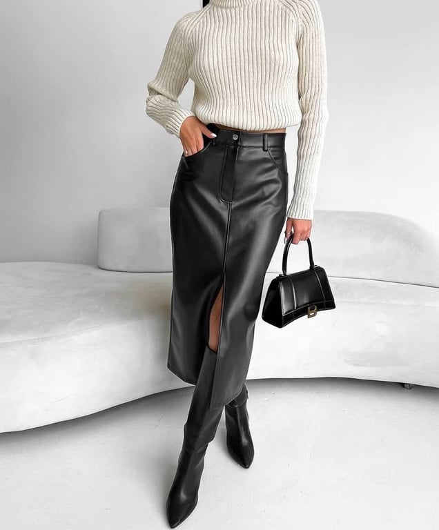 Шкіряні спідниці вдалий вибір навіть у холодну пору