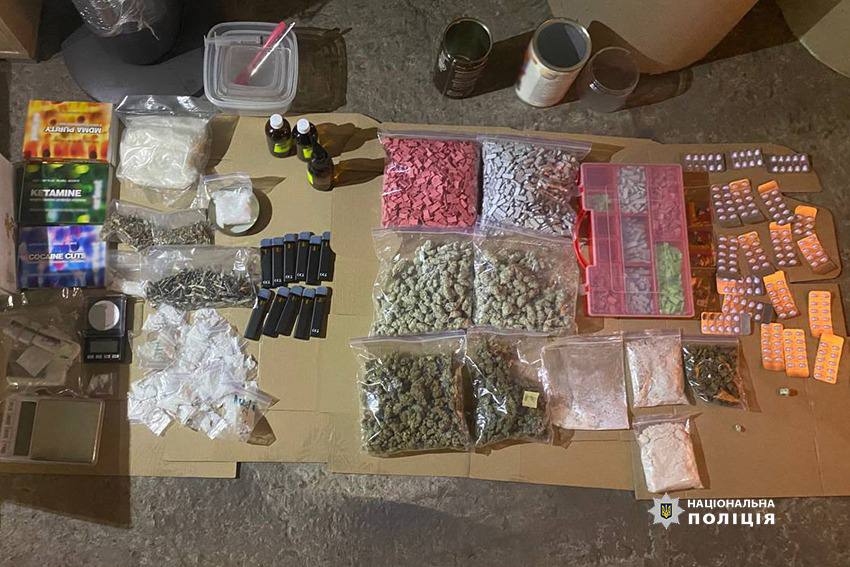Вилучені наркотики. Фото: поліція Києва/Telegram