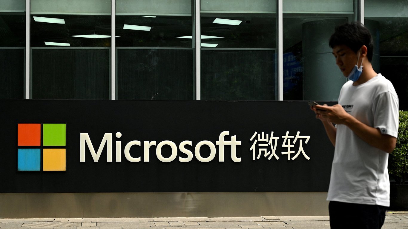 Microsoft просит некоторых сотрудников в Китае переехать в другие страны