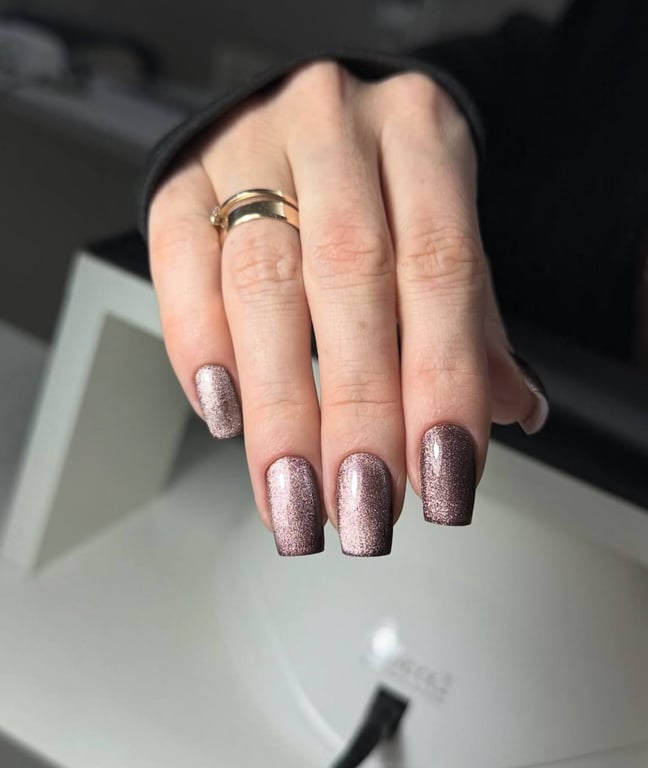 Манікюр з цим ефектом в тренді