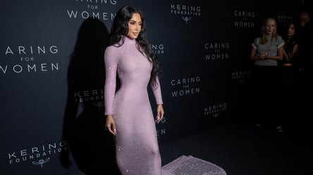 Ким Кардашьян в сияющем платье затмила Николь Кидман и голливудских див на званом ужине - 285x160