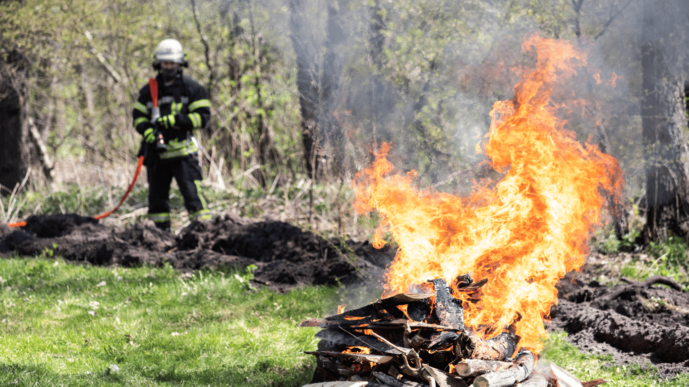 В Киеве чрезвычайный уровень пожарной опасности — список советов от КГГА