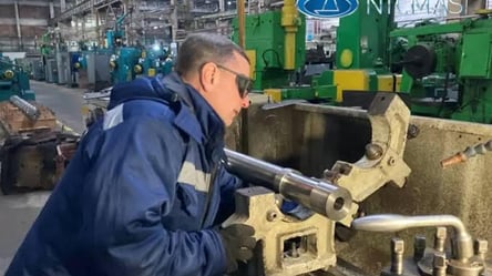 Новая вакансия в "Азове"  — надо работать на станках - 285x160