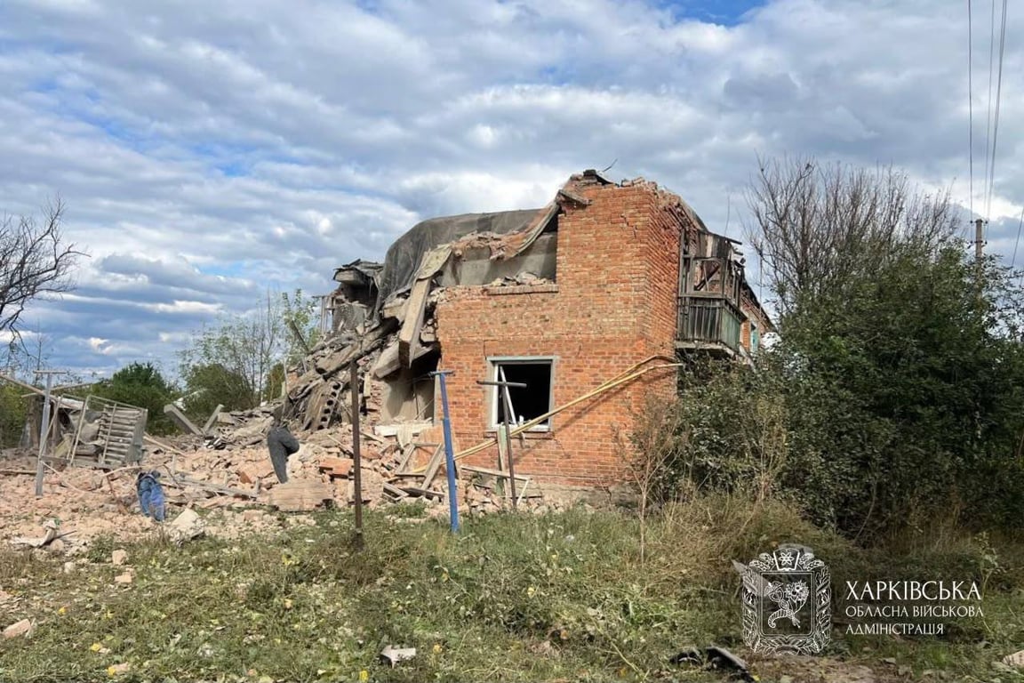 Руйнування житлового будинку після російського обстрілу Харківщини