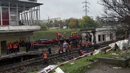 В Киеве возобновили движение по красной линии метро - 285x160