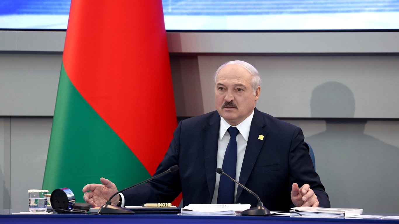Сплутав усі карти — Лукашенко розповів, куди насправді тікали терористи з ТРЦ Крокус