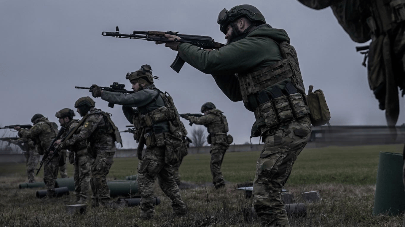 Путь от солдата к командиру — как одесситы строят карьеру в "Азов" - фото 2