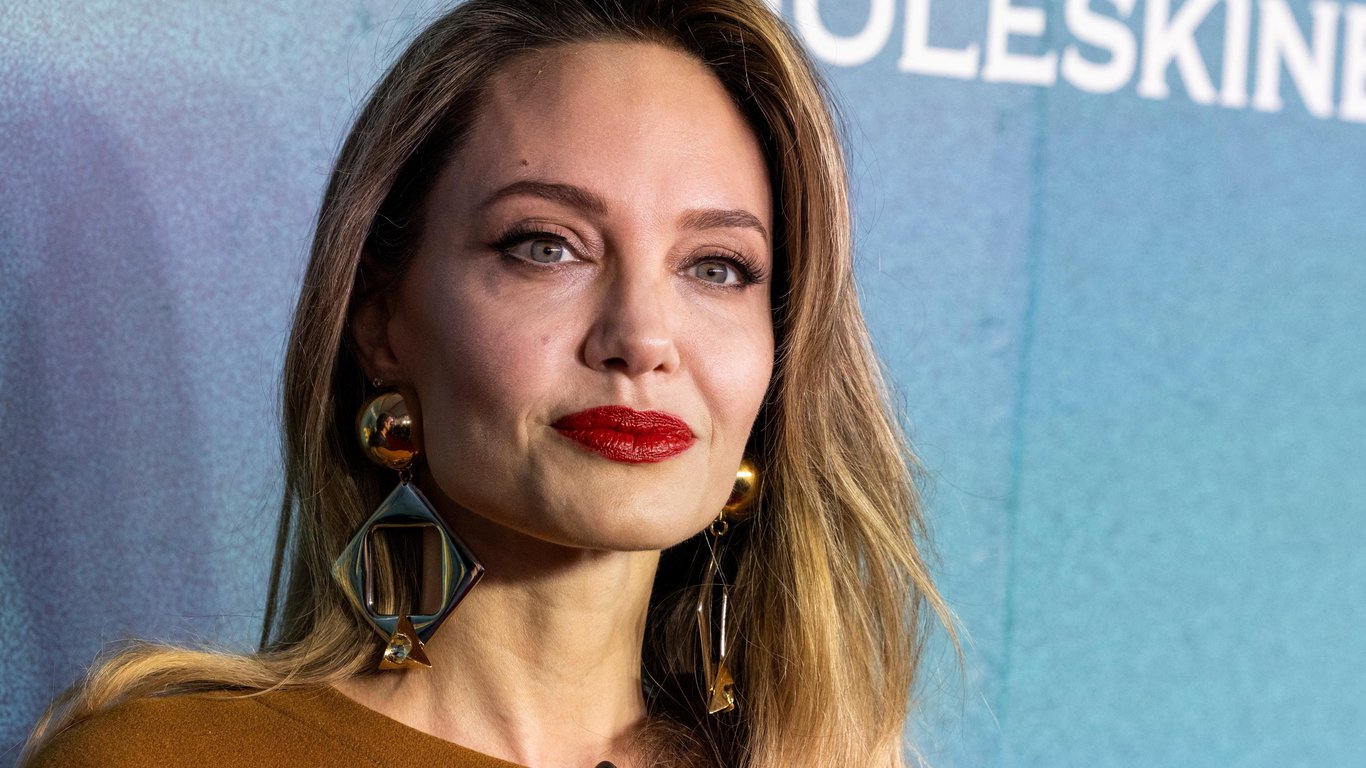 Анджелина Джоли шокировала новые обвинения в адрес Брэда Питта