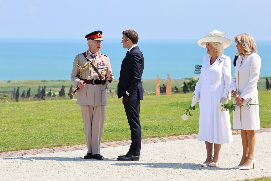 Чарльз и Камилла в Нормандии с Макронами