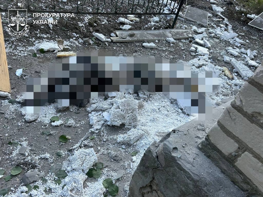 У Херсоні троє загиблих через артобстріл РФ — прокуратура - фото 2