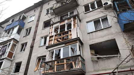 Нічні вибухи на Донеччині — зруйновано багатоповерхівку та поранено людей - 285x160