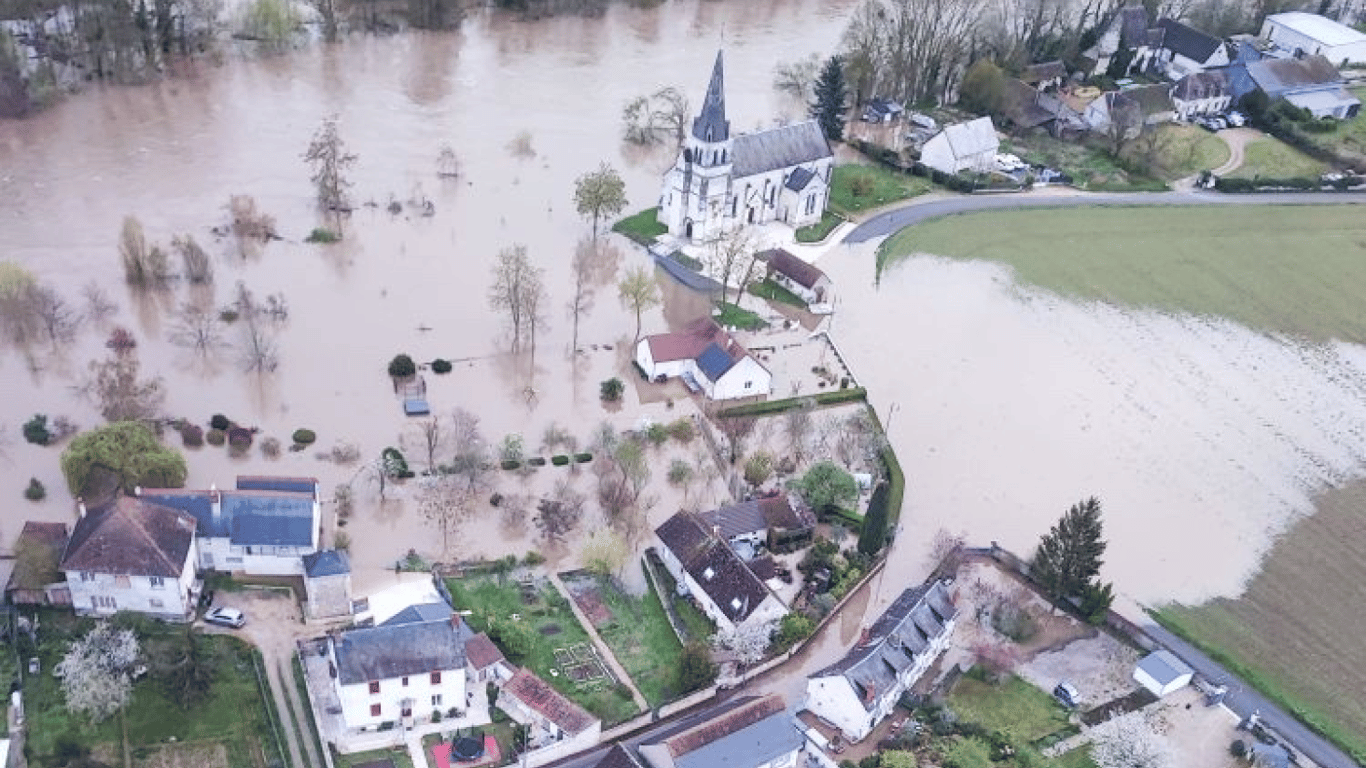 Південь Франції пішов під воду через потужні дощі