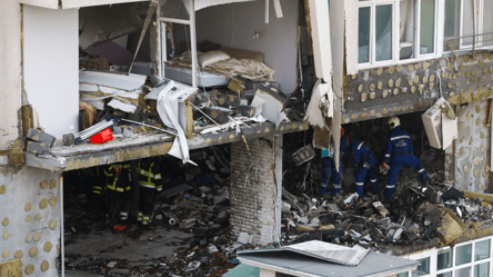 Разбор завалов после ракетного удара по Киеву: Кличко сообщил о новых жертвах - 285x160