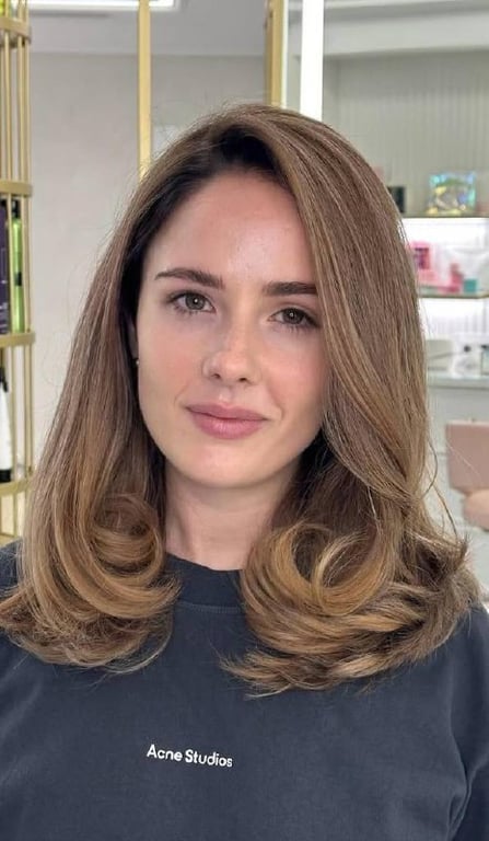 Beautiful hair color that is in trend in 2025