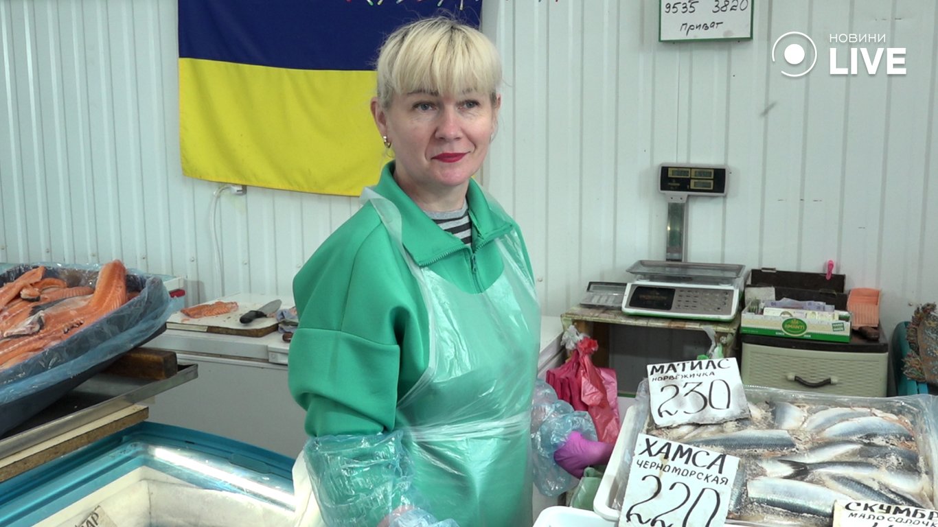 Продавщица о хамсе.