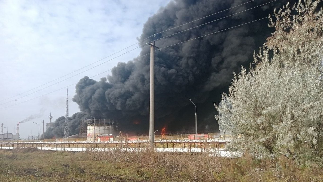 Силы обороны поразили четыре объекта нефтеперерабатывающей отрасли в России