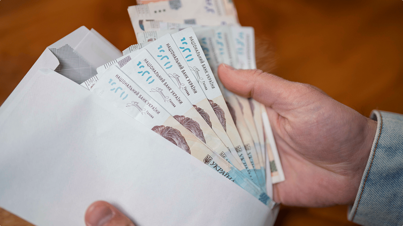 Виплата одноразової допомогу у 1500 гривень: як позначиться на допомозі малозабезпеченим
