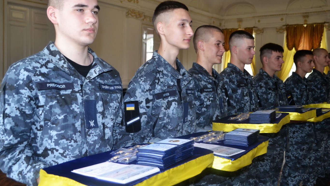 Выпускники Военно-морского лицея получили свидетельства