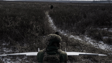 В армію потрібні знавці дронів —  кого бракує бійцям "Азову" - 290x160