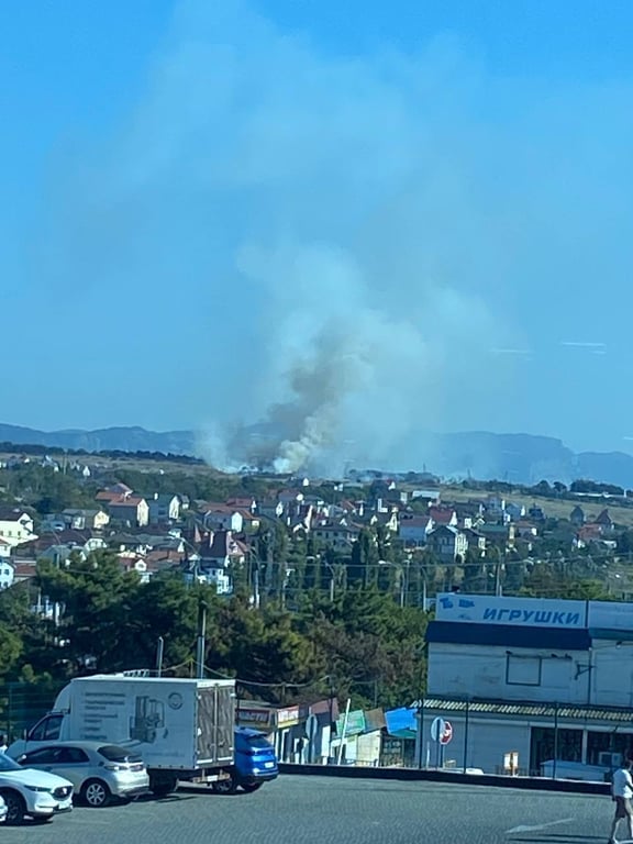 Столб дыма в Крыму