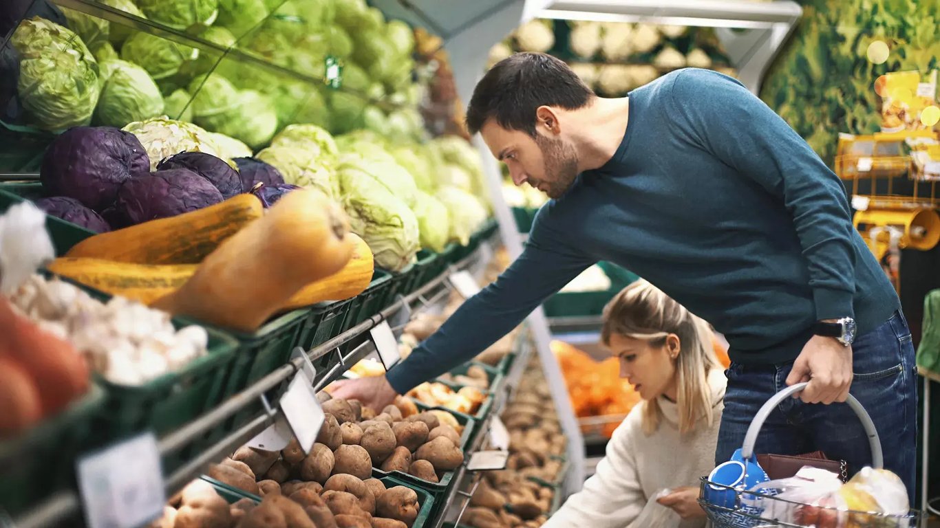 Как изменились цены на овощи в Украине в августе 2023 года. Анализ цен на капусту, картошку помидоры и огурцы в августе 2023 года