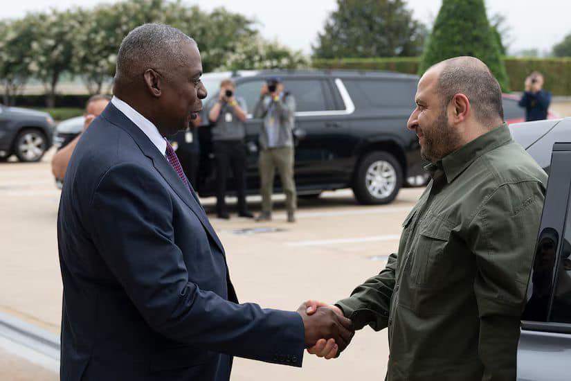 Встреча Рустема Умерова и Ллойда Остина. Фото: Рустем Умеров/Facebook