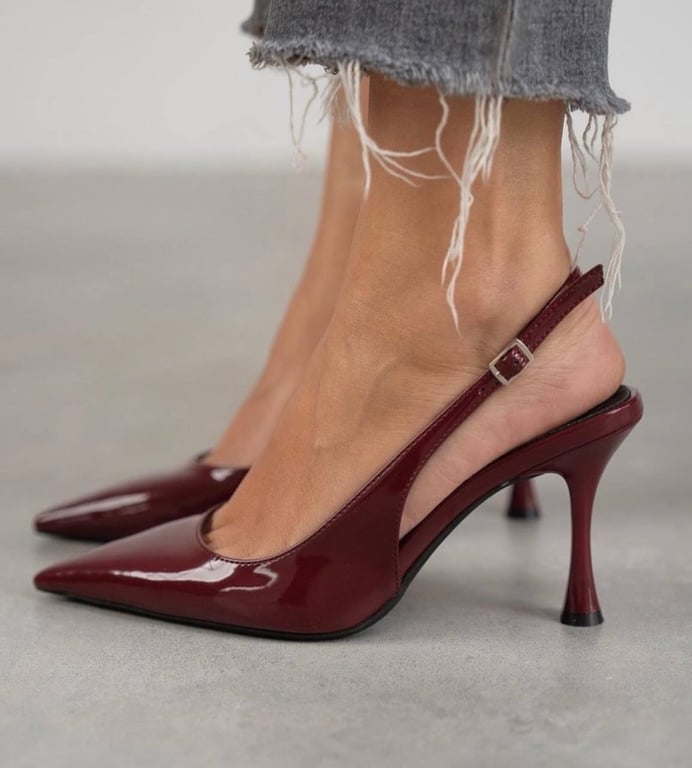 Shoes with heels for those who like to look elegant