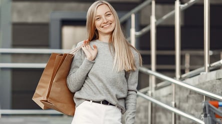 Trending Fall 2025 looks featuring wide-leg classic trousers - 285x160