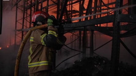 Росія вдарила касетними боєприпасами по Новій пошті в Києві - 285x160