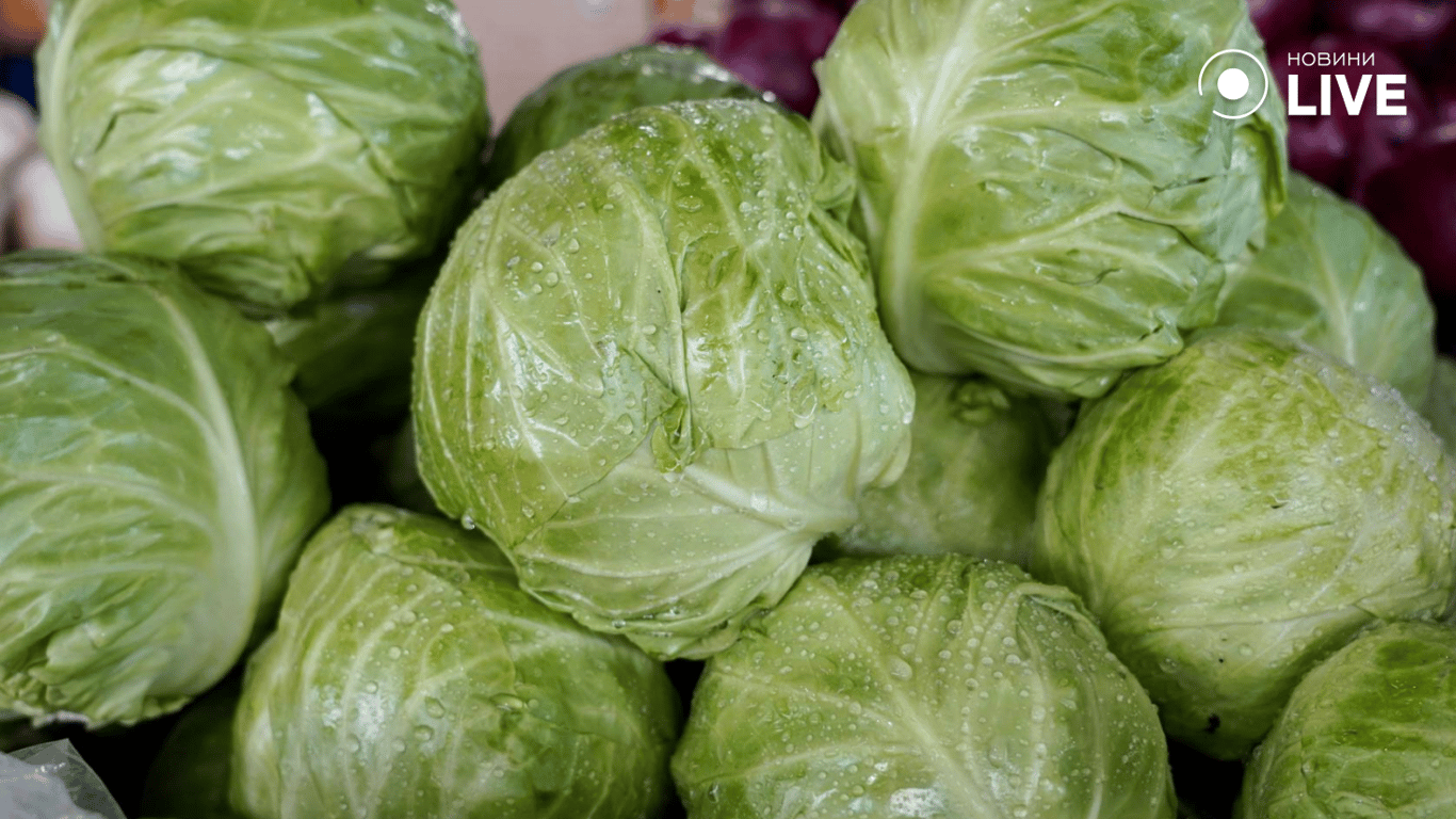 Капуста на ринку Привоз в Одесі
