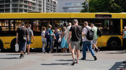 Квиток на автобус чи в метро — що зміниться з 1 січня 2026 року - 285x160