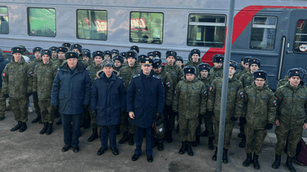 Кремль не отпускает курсантов военных вузов на свободу - 285x160