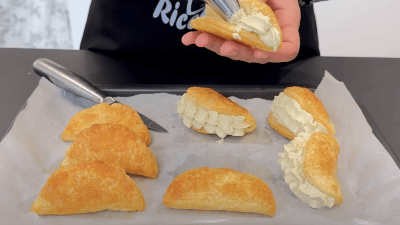 смачний десерт з листкового тіста рецепт приготування з фото