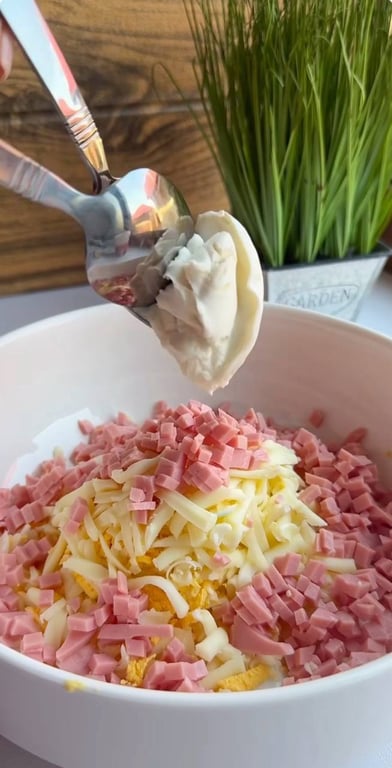 Ліниві чебуреки з шинкою - дієтичний рецепт