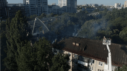 В Соломенском районе Киева масштабный пожар — что горит - 285x160