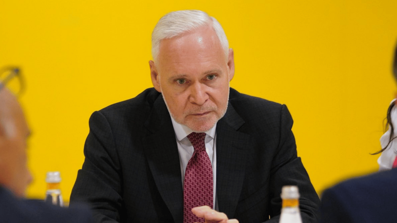 Терехов: Надо возвращать украинцев, а не давать работу иностранцам
