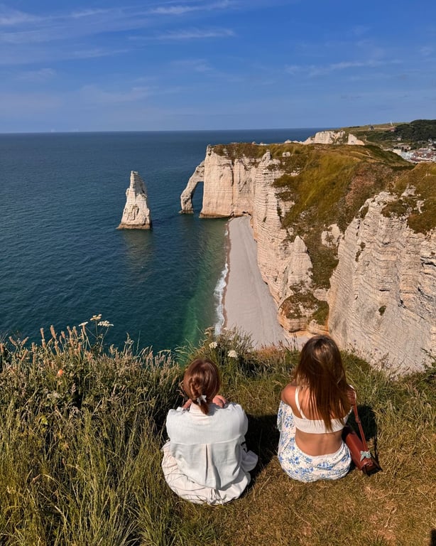 Анна Кошмал відпочиває з подругою