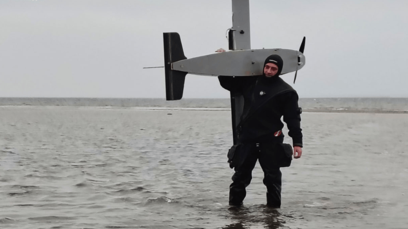 Беспилотник на дне водохранилища — водолазы достали объект из водоема и рассказали подробности