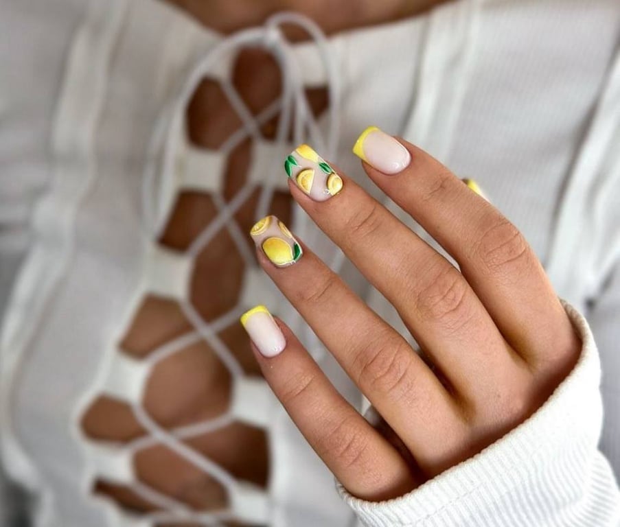 Creative manicure design for the end of summer