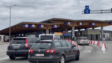 Сотні авто в заторах — де найгірша ситуація на кордоні - 290x160