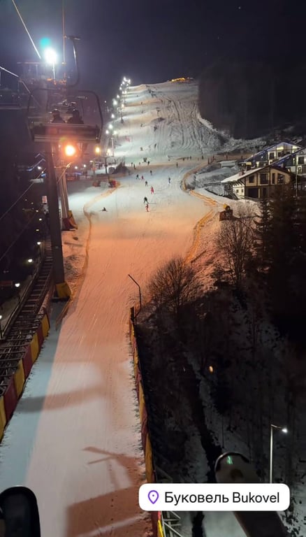Оля Полякова показала вечірній Буковель