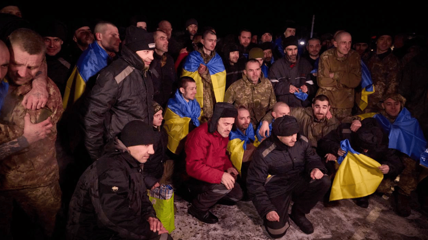 На Харківщині зустріли 15 мешканців регіону, звільнених з російського полону