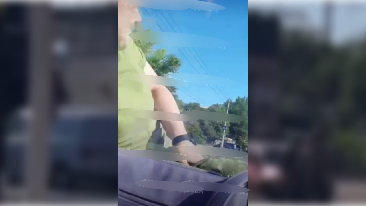 ТЦК на капоті