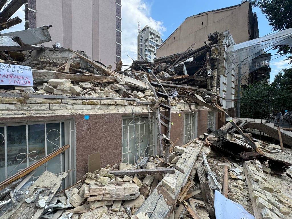 Зруйнована садиба Зеленських у Києві