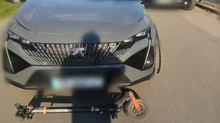 Смертельное ДТП в Гатном: Peugeot наехал на детей на самокате - 290x166